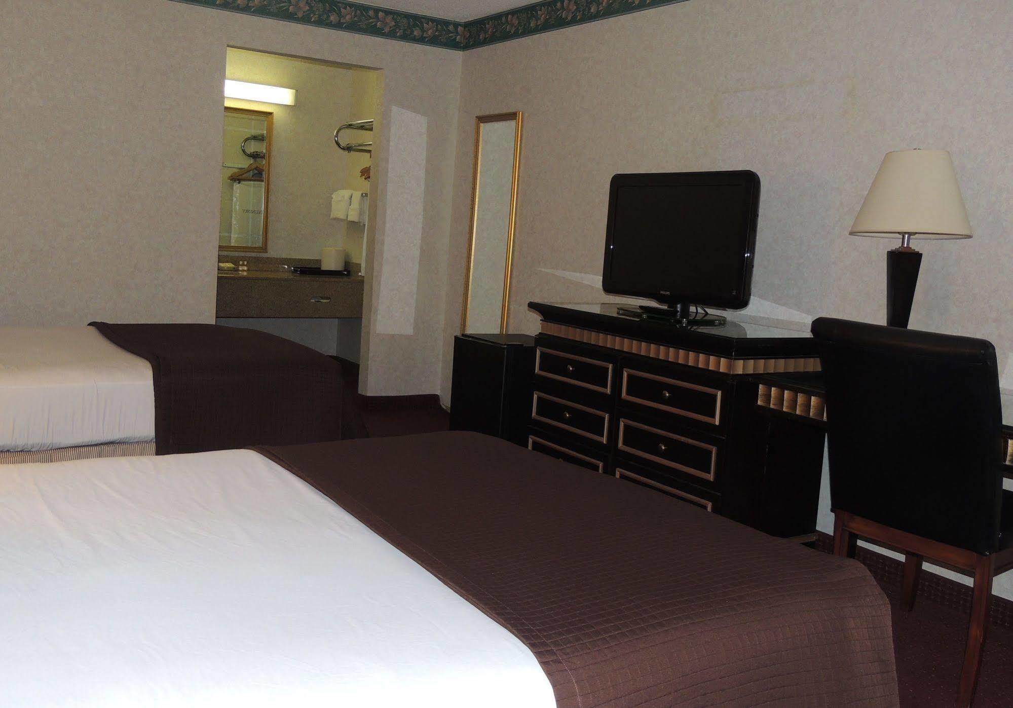 The Guest Lodge Gainesville Room photo